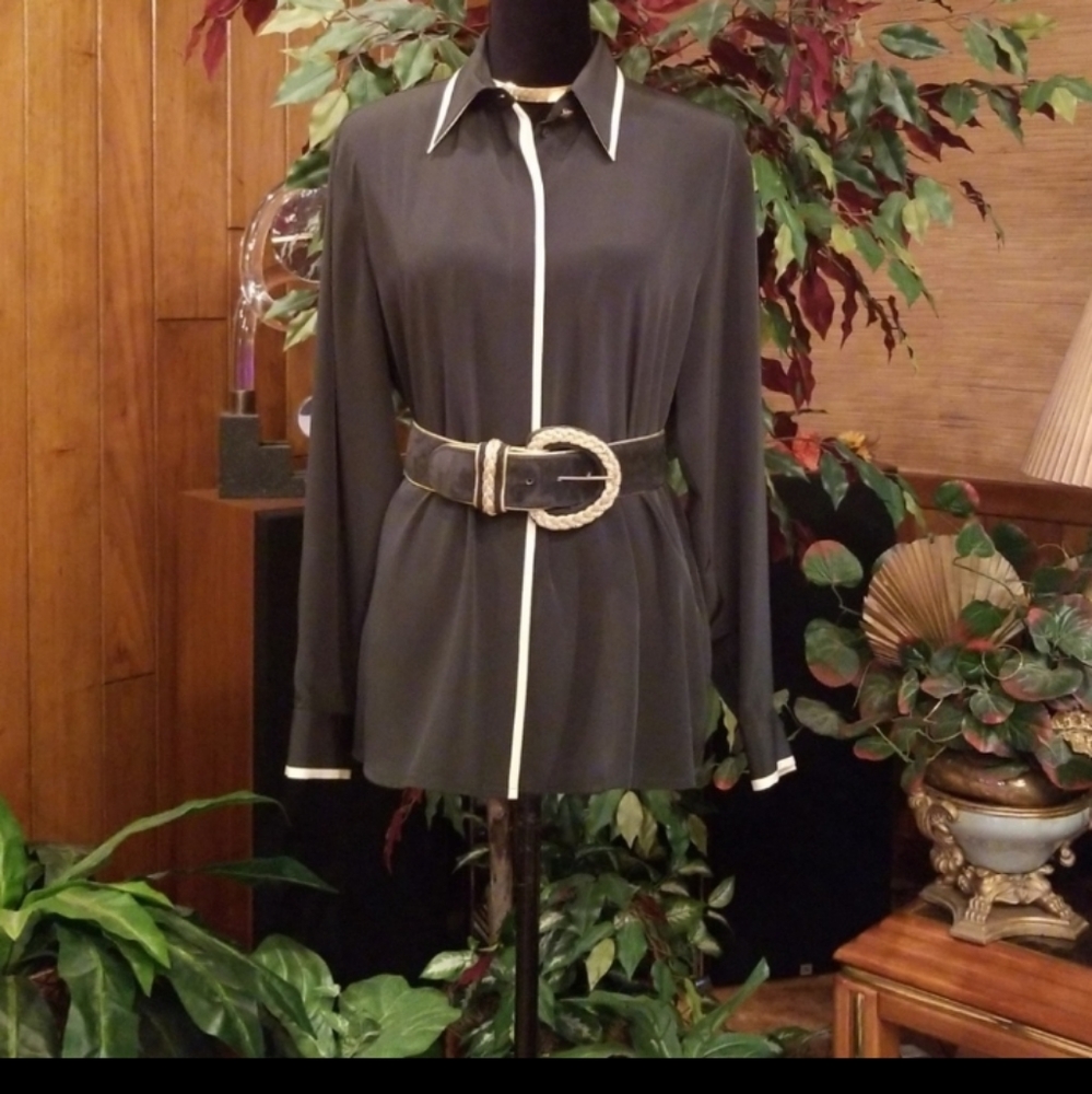 π₯Please Shareπ₯TOPS available in my closet - Picture 7 of 13